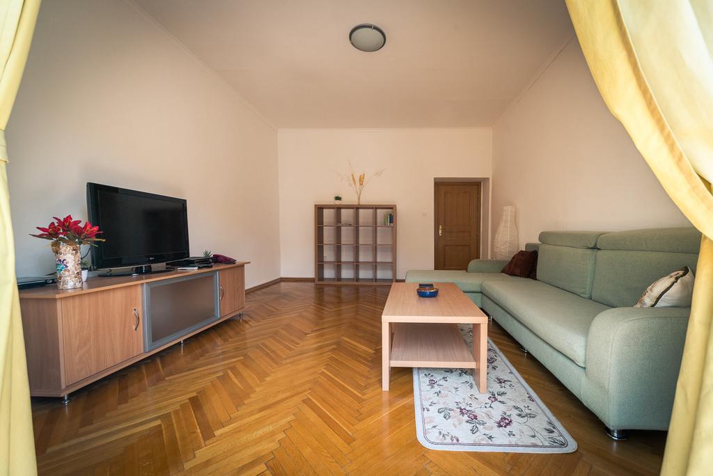 Apartment Kruna Center Подгорица Екстериор снимка